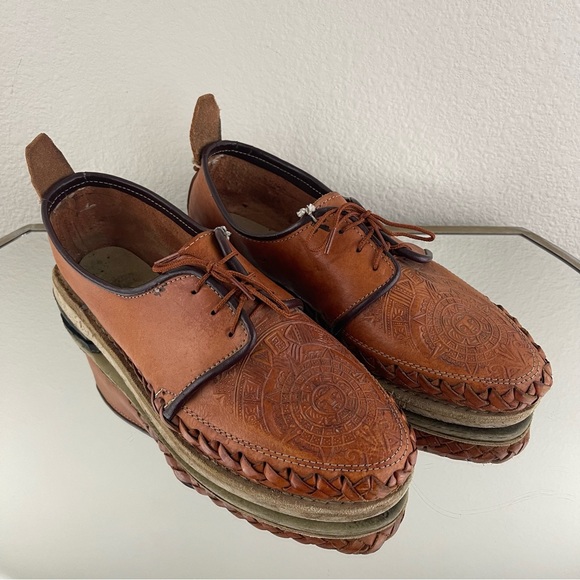 Mens Burnt Brown Tooled Leather Handmade Closed Toe Aztec Calendar Huaraches - Picture 2 of 14